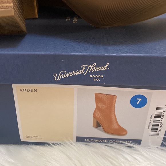 Sz 7 Arden Basket Weave Cognac Block Heeled Boots NEW POSHMARK - Picture 9 of 10